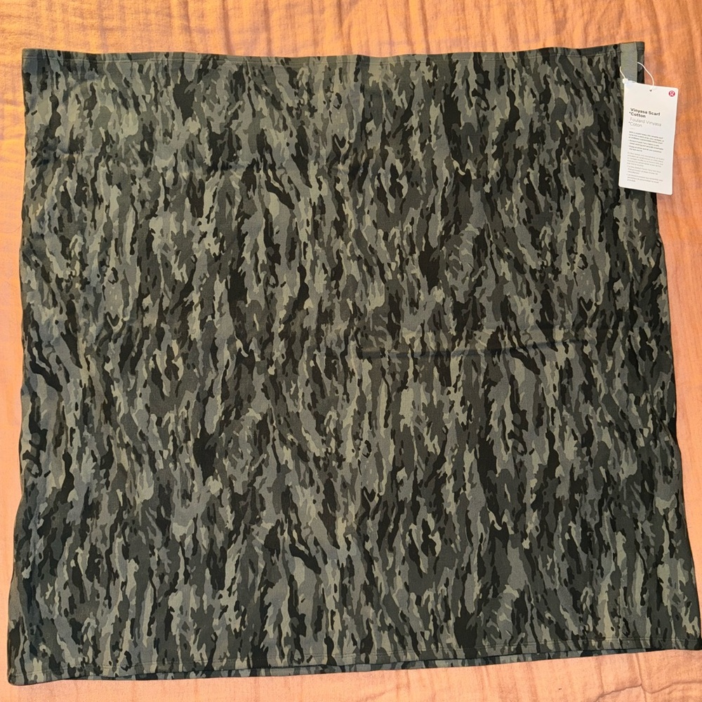 Lululemon camo vinyasa scarf